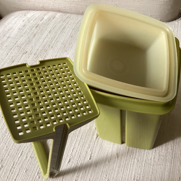 VINTAGE AVOCADO GREEN TUPPERWARE PICK-A-DELI PICKLE/MARINADES CONTAINER - Picture 4 of 6